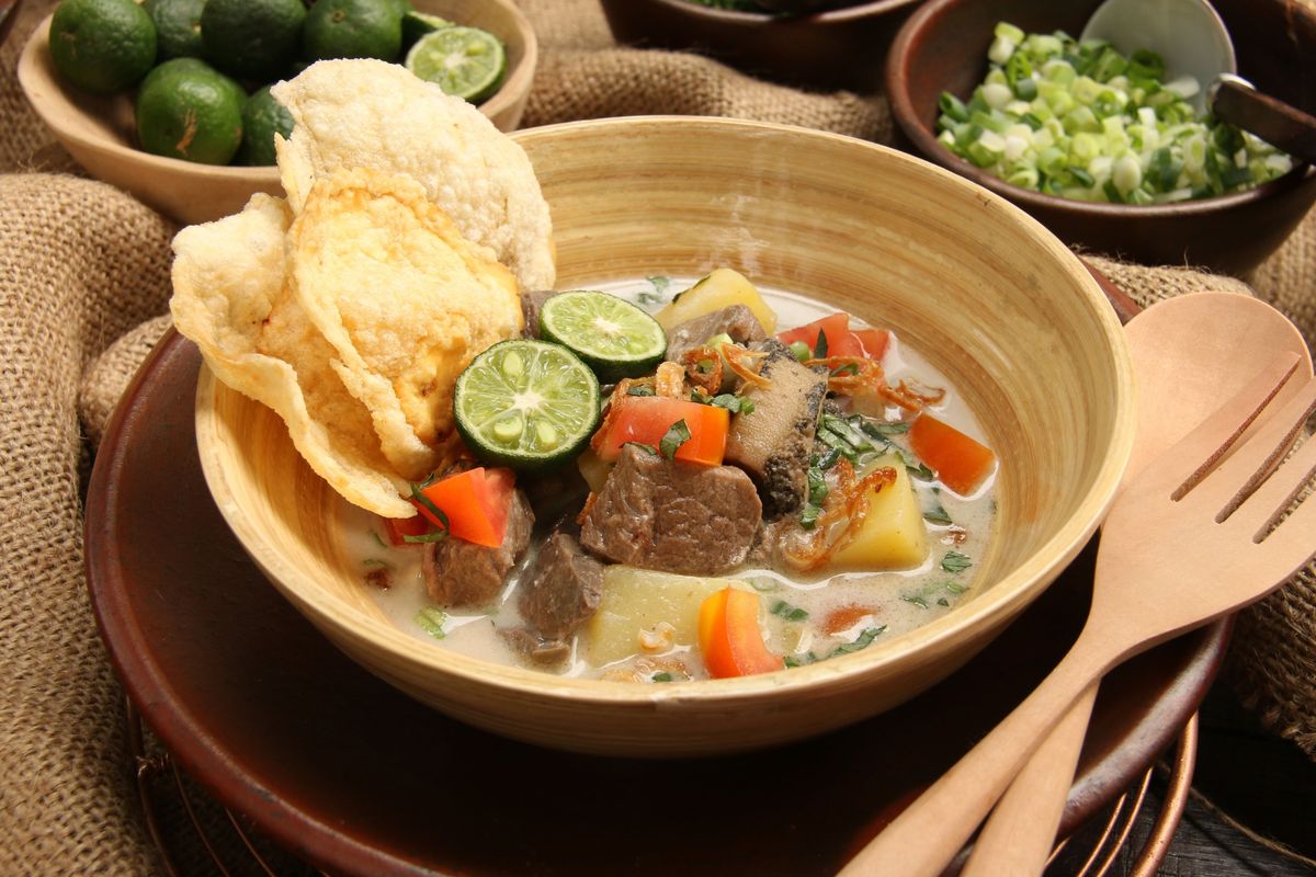 Resep Soto Betawi Daging Sapi Kuah Santan Gurih & Antiribet!